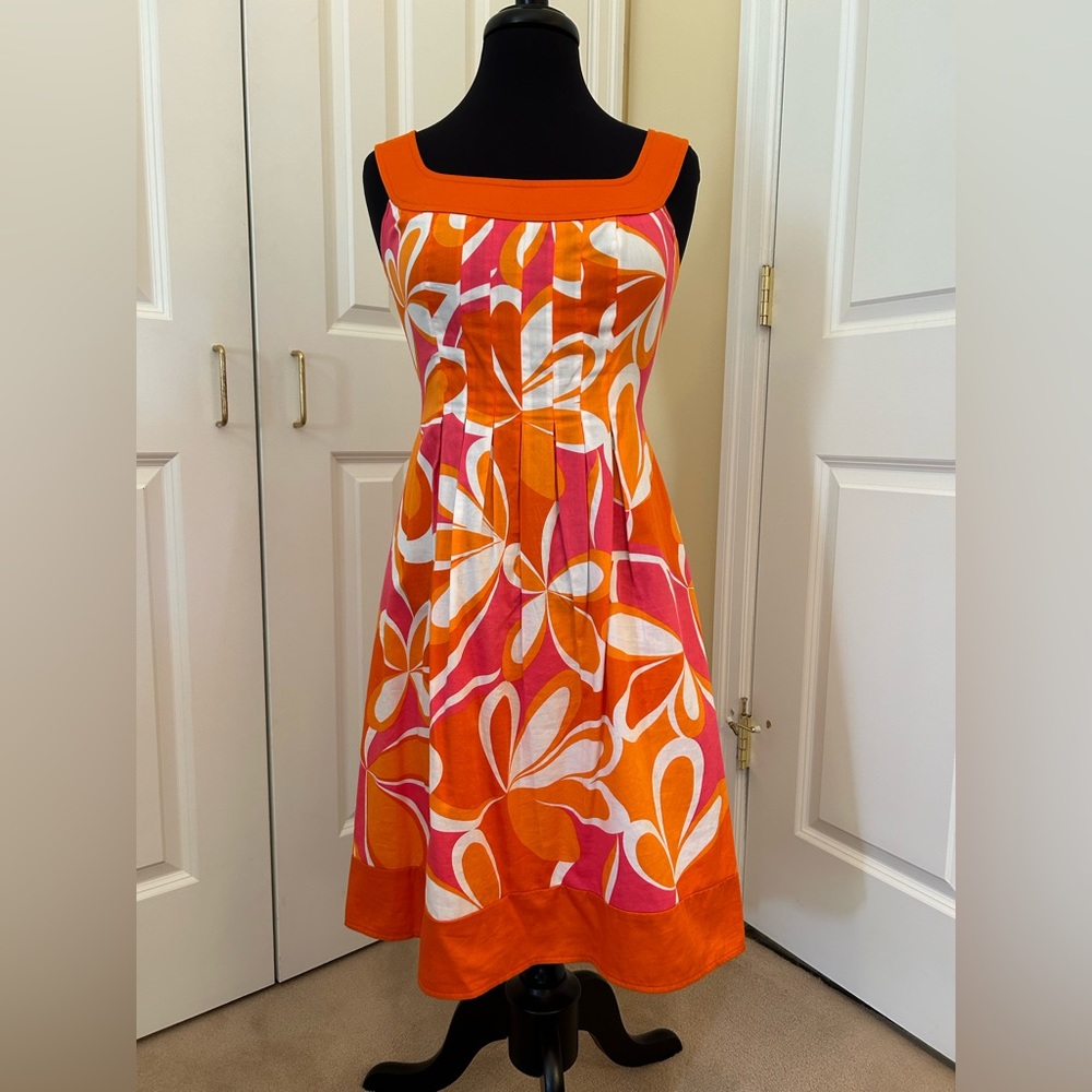 Ladies dress by Signature London Style. Sz 6. 100% cotton.